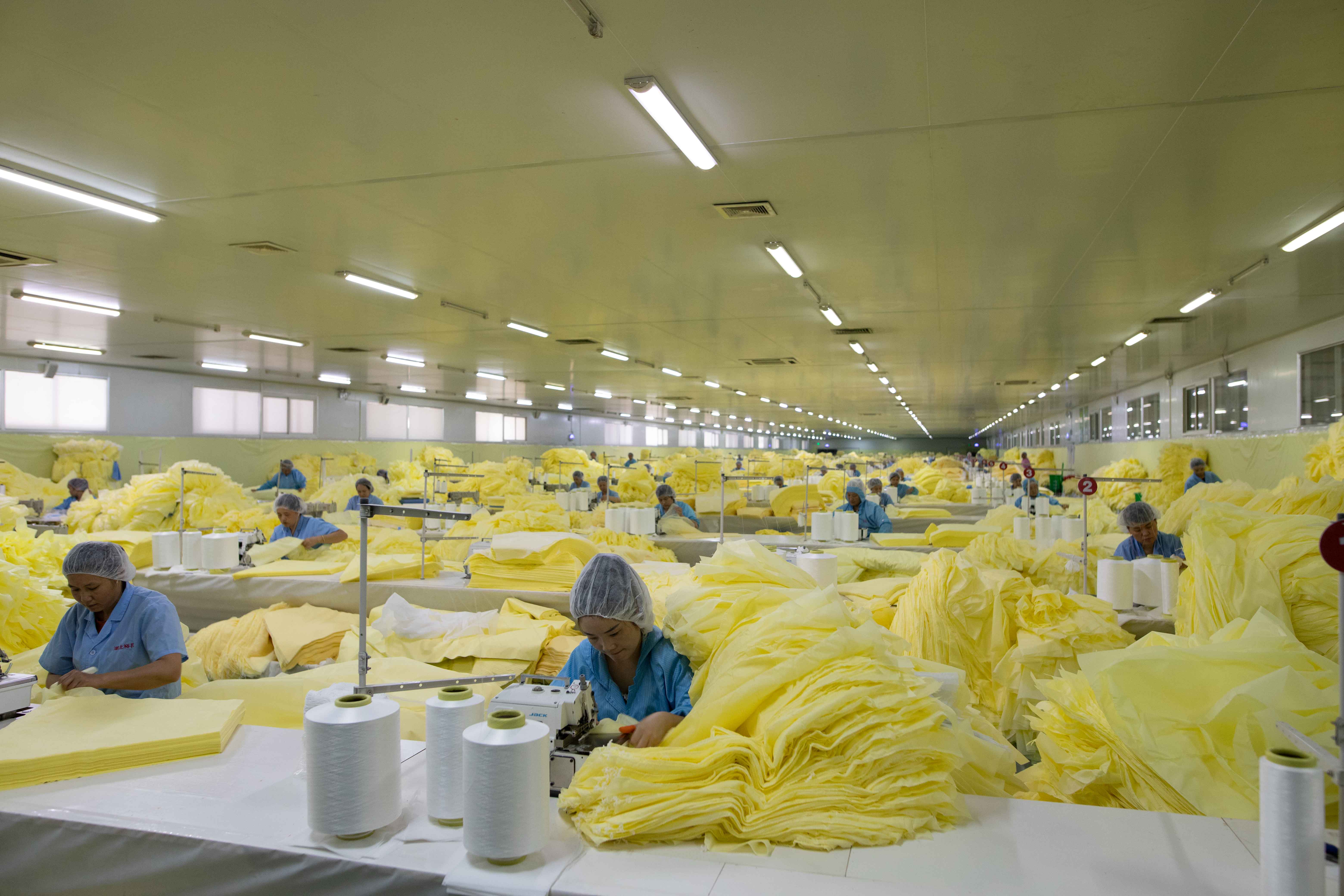 Disposable non woven bed sheet roll