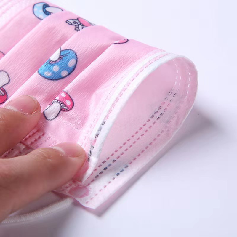 Disposable face mask for children